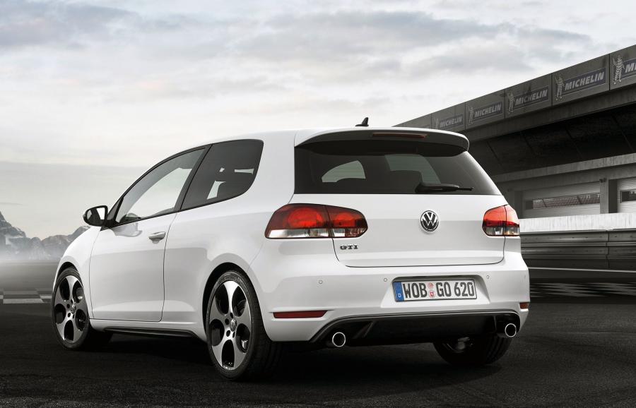  Volkswagen Golf GTi 2008 года  (фото 8 из 83)